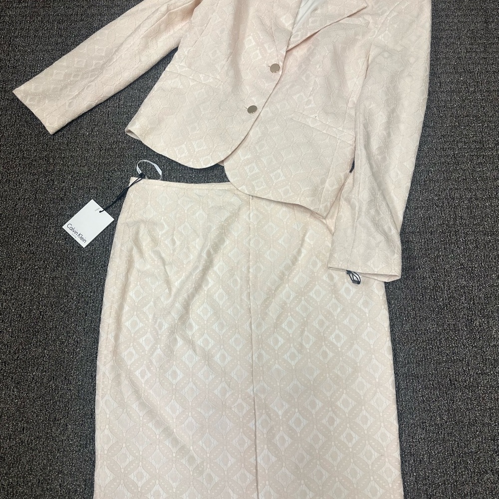 Calvin Klein Elegant Pink Suit Blazer and Skirt Set Womens Size 12 Business NWT